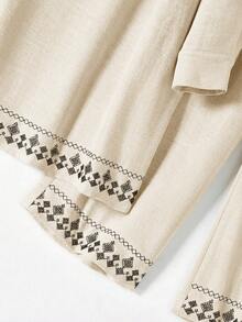 Rusticease 女士几何图案V领长袖衬衫和阔腿裤休闲两件套 - 杏色 - 查看 4