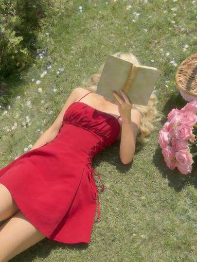 SHEIN MOD Vestido rojo para cita, vestido de tirantes con pliegues en el busto y lazo lateral