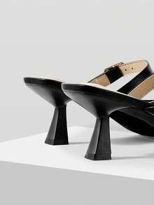 Mnmlis Women Low-Heeled Black Pointy-Toe Pumps In A Minimalist Commuter-Chic Style. - Black - View 4