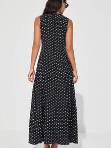 Aveloria Modichic 波点图案，经典黑白配色，复古优雅风格，简约无袖设计，圆领，A字裙摆，修身剪裁，轻盈飘逸，聚酯纤维面料，触感顺滑，舒适百搭，时尚百搭，尽显优雅女士风范，夏季新品，融合街头流行元素，适合晚宴、约会、派对、公园漫步、办公等各种场合。波点连衣裙，女士长款连衣裙，波点连衣裙，无袖连衣裙，黑色波点连衣裙 - 黑與白 - 查看 2