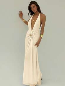 Aloruh 女士纯色深V领金属装饰性感露背连衣裙 - 米色 - 查看 6