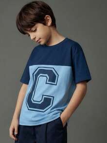 Casuvi Kids Fashionable Casual American College Style Contrast Color Patchwork Print Tween Boys T-Shirt, Oversized Deep And Light Blue Color Block, Big Letter C Print, Minimalist Loose Fit, New School Style, Suitable For Campus Life, Outdoor Play, Weekend Vacation And Leisure Boys Jersey Shirt And Pants - Blue - View 2