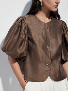 Aveloria Modichic Áo kiểu nữ thanh lịch, cao cấp, sang trọng, chất liệu giống satin, cổ tròn, khóa kim loại trang trí, tay cánh hoa. - Cà phê nâu - Xem 2