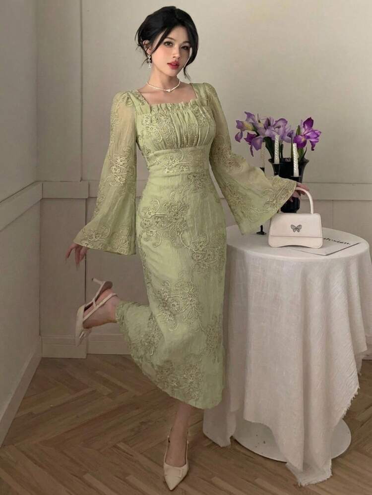 Women's Floral Embroidery Ruched Waist Elegant Long Dress, Suitable For Dates And Parties Summer