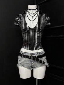 EgrlEra 女士深V领金箔短袖衬衫 - 黑色 - 查看 3