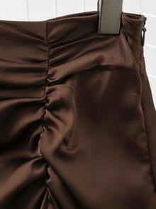 Modelyn 优雅缎面纯色褶皱半身裙 - 咖啡棕 - 查看 4