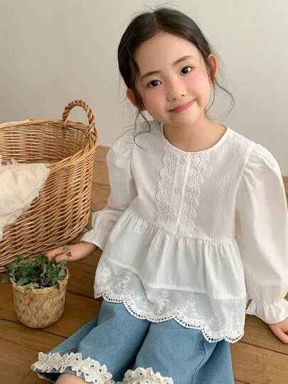DAZY Young Girl Spring Casual Floral Embroidery Petal Sleeve Blouse