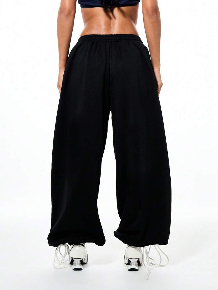 SUMWON WOMEN Black Balloon Fit Sweatpants With Rope Drawstring