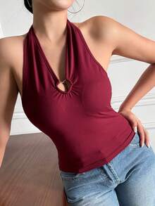 DAZY Top corto con hebilla metálica con diseño hueco en forma de corazón, camiseta sin tirantes y sin espalda, diseño de pantalón corto rojo, adecuado para festival de música, Día de San Valentín, boda, casual, playa, ajustado para conjunto de crucero de mujer - Rojo - Ver 2