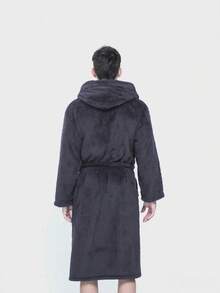 男士连帽抓绒浴袍，超柔软蓬松，不掉毛，带实用口袋，是夏季居家、婚礼、浴室装饰的理想之选。 - 彩色 - 查看 5