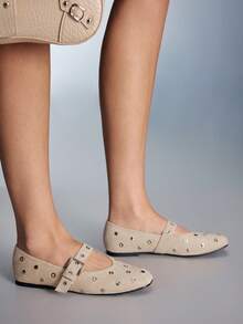 CUCCOO GRLICON Sepatu Flat Wanita untuk Komuter dengan Hiasan Kancing dan Gesper - Aprikot - View 4