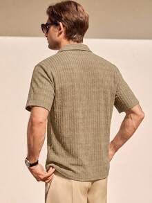 Manfinity CityGents Men's Casual Button-Down Short Sleeve Shirt, Comfortable And Versatile For Summer Daily Wear, Comfortable Breathable Lightweight Knit Top For Casual Wear, Suitable For Vacation And Valentine's Day Men Summer Shirt Men Khaki Shirt Men Resort Wear Men Textured Shirt Beach Men Shirt - Coffee Brown - View 2