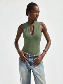 Maija 女士白色夏季套装，圆领，正面PU扣装饰，镂空细节，无袖，简约时尚性感休闲沙滩度假连体衣 - 軍綠色 - 查看 6