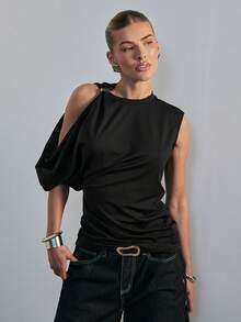 Hauture Áo tank top dệt kim lệch vai dáng suông dành cho nữ, điểm nhấn là chi tiết kim loại, gợi cảm, phù hợp cho công sở hiện đại tối giản. - màu đen - Xem 6