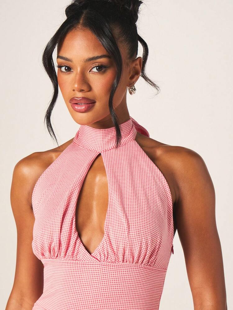 MISSGUIDED Halter Neck Keyhole Cutout Pink Gingham Bodycon Maxi Dress With High Neck Detail And Bow Tie Back For Cocktail Evening Party Occasions