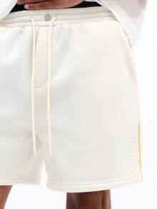 SUMWON Pantalones cortos de hombre con ajuste regular, de color crema, con cordón y cintura elástica, con ribete de contraste amarillo, casuales de verano, cómodos y ligeros - Amarillo claro - Ver 6