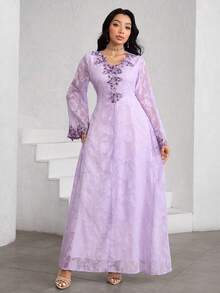 Al Najma 粉色长袖V领刺绣花卉边饰优雅喇叭裙摆女式连衣裙 - 紫色 - 查看 6