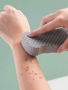 1pc Universal 3D Embossed Loofah Sponge, Body Cleaning Tool - Grey - View 5