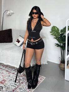 SHEIN HypeZone Blusa sexy y versátil con diseño de botones y escote en V profundo para citas y salidas - Negro - Ver 5