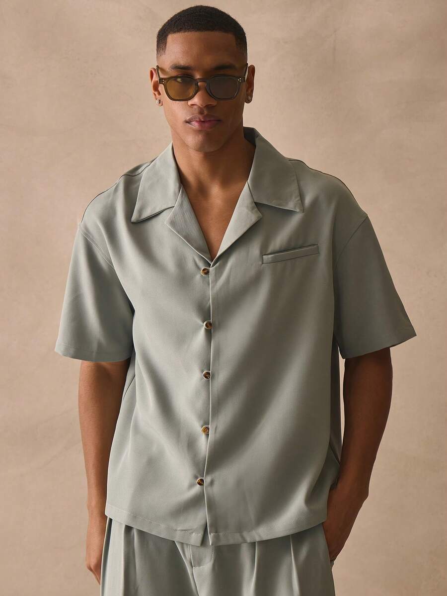 Musero Camisa de manga corta con cuello Revere, hombros caídos, bolsillo deslizante y abotonadura completa, en conjunto, prenda esencial para primavera y verano - Verde - Ver 1