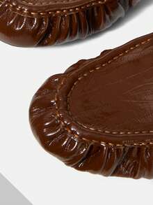 Mnmlis 英伦复古乐福鞋 女士套脚鞋 老钱风格 褶皱低跟女鞋 - 棕色 - 查看 4