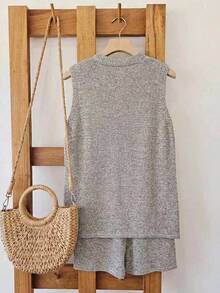 GlowEve Conjunto casual de 2 piezas de chaleco de punto de un solo botonadura y shorts de punto de unicolor para mujer - Gris - Ver 2