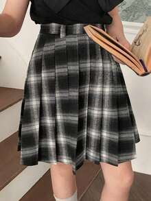 DAZY Tween Girl Plaid Pleated Casual Versatile Daily Wear Mini Skirt - Black and White - View 6