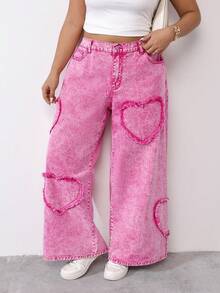 SHEIN PETITE CURVE 春夏大码女装情人节派对、度假、通勤、时尚柔软面料粉色雪花刺绣心形贴花拼接心形图案休闲粉色牛仔裤 - 粉色 - 查看 7