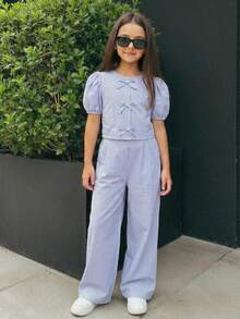 SHEIN Bộ đồ thể thao thường ngày cho bé gái, gồm áo cổ tròn ôm sát, tay phồng và quần ống đứng, kẻ sọc, màu xanh nhạt, thích hợp đi nghỉ mát và đi làm. - Màu xanh nhạt - Xem 5