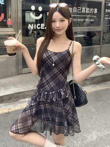 Áo hai dây nữ kẻ caro phối vải, vạt bất đối xứng, viền bèo nhún. - màu đen - Xem 5