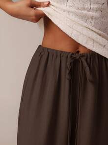 SHEIN PETITE CURVE Neue Damen Große Größen Petite Mädchen Casual Mode Einfarbig Kordelzug Taille Casual Vielseitig Weite Bein Hosen für den täglichen Gebrauch, Hoher Bund lässt Sie schlanker aussehen und Ihre Beine länger, geeignet für Petite Frauen. Hoher Bund lässt Sie schlanker aussehen und Ihre Beine länger, geeignet für Petite Frauen. Geeignet für alle Jahreszeiten und Anlässe, geeignet für Petite Mädchen und Frauen, Sommerhosen Sommer Sommerhosen Sommer Outfits Sommerurlaub Outfits Lange Sommerhosen für Frauen Frühlings-Outfit, Weite Hosen, Büro-Hosen, Braune Hosen, Elegante Hosen, Casual Hosen, Hoher Bund Schlankheits-Weite-Bein-Hosen für den Sommer, Elegante Zeremonien-Hosen für Frauen, Elegante Hosen für Partys, Elegante Hosen für Damen, Elegante Lange Hosen, Urlaubsoutfits Frauen, Urlaubsoutfits für Frauen, Sommerurlaub Outfits, Sommerurlaub Outfits, Casual Hosen für Frauen, Casual Hosen für Frauen - Braun - Übersicht 7