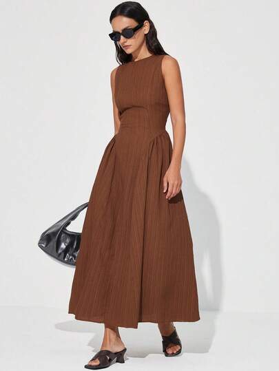 Aveloria Modichic Embossed Texture Lightweight Sheer Fabric, Chocolate Brown Color, Vintage Elegant, Suitable For Workplace, Casual Gatherings, Round Neck Design, High Waist Cinched Waist, Flowing Skirt, Mid-Length Dress, A-Line Silhouette, Silky Smooth Fabric, Lightweight And Comfortable, Minimalist Style, Daily Wear, Autumn/Winter New Arrival, Fashionable Item, Slim And Flattering, Urban Style, Elegant Black Tone, Suitable For Office, Business Meetings, Afternoon Tea, Daily Outings, French Retro Style, Elegant Round Neck Sleeveless Cinched Waist Extra-Large Textured Fabric Women Long Dress