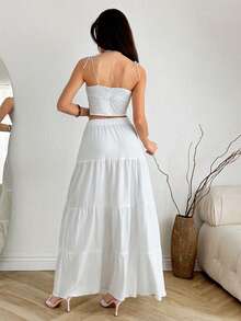 EURMUSE Bộ hai mảnh gồm áo croptop thêu ren và chân váy maxi xếp tầng, chất liệu vải cotton. - trắng - Xem 2