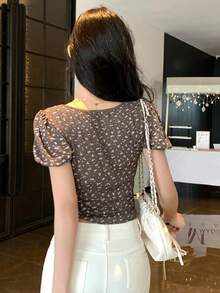 DAZY Áo thun nữ mùa hè cổ chữ V sâu, tay ngắn, chất liệu vải có họa tiết, dáng ôm. - màu nâu - Xem 6