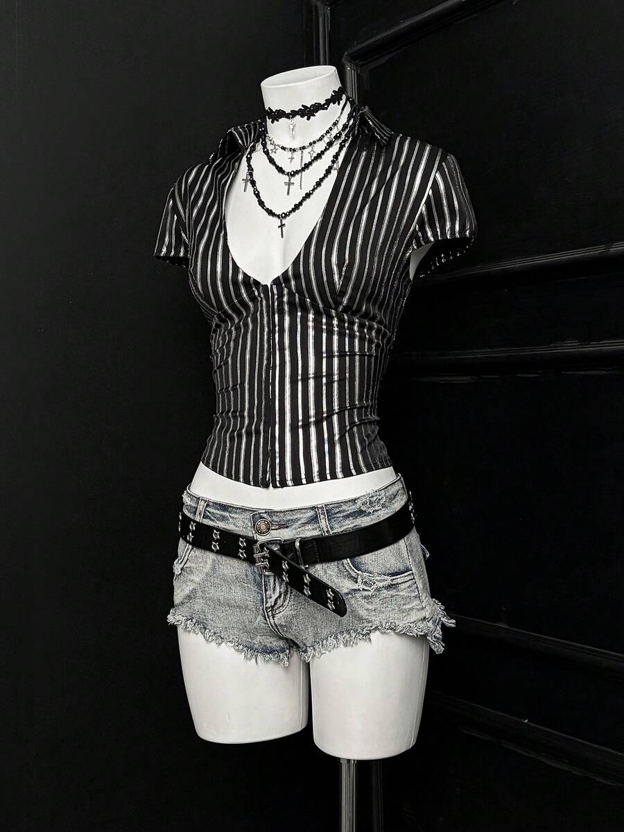 EgrlEra 女士深V领金箔短袖衬衫 - 黑色 - 查看 1