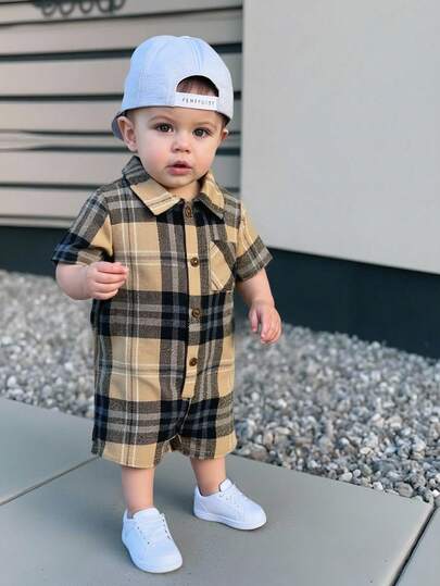 SHEIN 男女宝宝休闲运动可爱格子翻领宽松针织连体衣，适合春夏居家或户外穿着