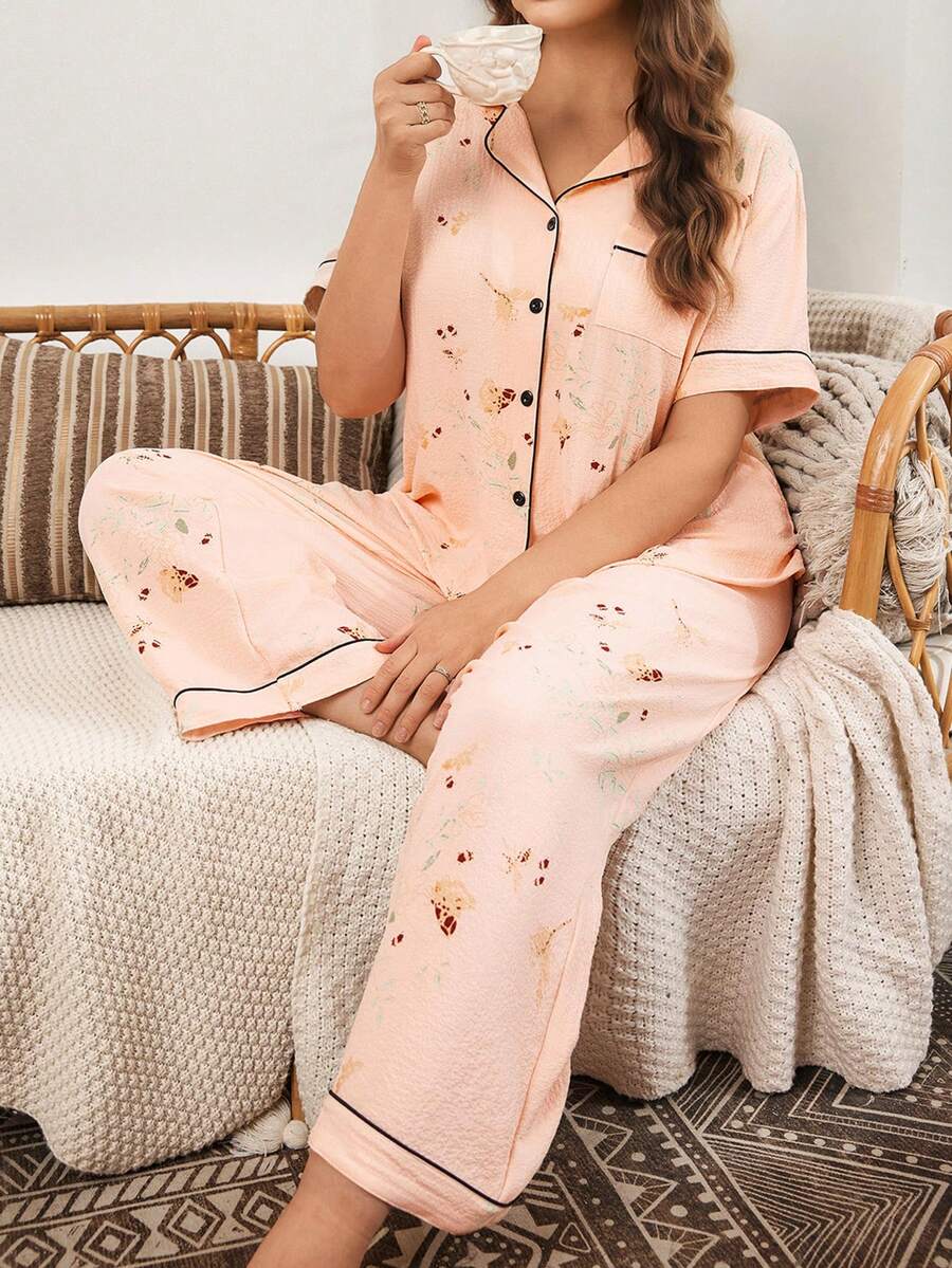 SHEIN Set pigiama casual a maniche corte da donna taglie forti in chiffon con stampa stropicciata di farfalle, libellule e bambù - Champagne - Visualizzare 1