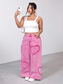 SHEIN PETITE CURVE 春夏大码女装情人节派对、度假、通勤、时尚柔软面料粉色雪花刺绣心形贴花拼接心形图案休闲粉色牛仔裤 - 粉色 - 查看 6