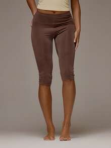 MUSERA ESSENTIALS Fitted Elasticated Waist Soft Touch Capri Trousers Spring Summer Holiday Everyday Cute Daily Basics Essential - Coffee Brown - View 2