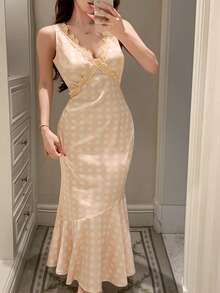 DAZY Áo ngủ nữ mùa hè thanh lịch chấm bi ren phối ren eo dáng đuôi cá - Màu be - Xem 11