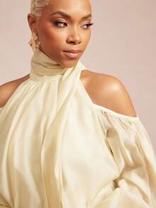 Vixey 露肩气球褶边吊带围巾上衣 - 卡其色 - 查看 5