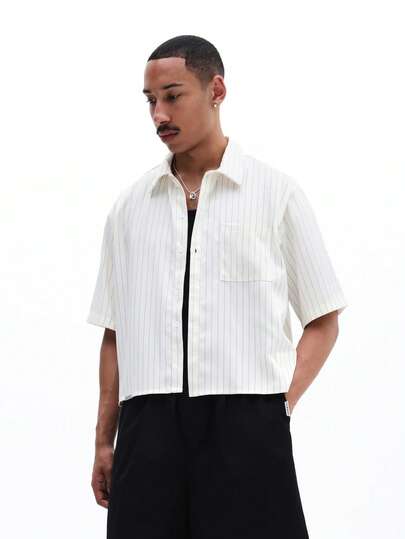 SUMWON Men's Relaxed Fit Short Sleeve Button Down Shirt With Vertical Pinstripe Pattern And Chest Pocket For Casual Summer Wear