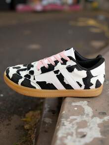 TENIS CASUALES CON ESTAMPADO DE VAQUITA PARA MUJER - Blanco y Negro - Ver 2