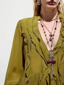 Aveloria Modichic 橄榄绿荷叶边女士衬衫，轻盈亚麻质感面料，层叠荷叶边饰边，泡泡袖设计，复古法式风格，宽松版型，浪漫度假风，适合通勤、休闲、约会、都市街头风等多种场合。 - 芥末黃 - 查看 8