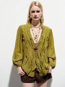Aveloria Modichic 橄榄绿荷叶边女士衬衫，轻盈亚麻质感面料，层叠荷叶边饰边，泡泡袖设计，复古法式风格，宽松版型，浪漫度假风，适合通勤、休闲、约会、都市街头风等多种场合。 - 芥末黃 - 查看 3