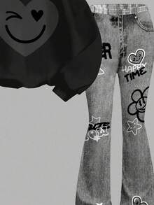 SHEIN Leap Crew 少女休闲个性街头复古校园笑脸图案宽松圆领长袖卫衣搭配喇叭裤套装，适合秋冬季穿着 - 彩色 - 查看 3