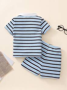 SHEIN Casuvi Kids 2件套男童条纹V领短袖上衣和无腰短裤套装，夏季 - 藍白色 - 查看 4
