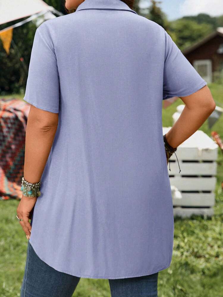 Short Sleeve Blue Button-Up Shirt, Casual Vacation Shirt With Longer Back, Plus Size, Suitable For Spring & Summer