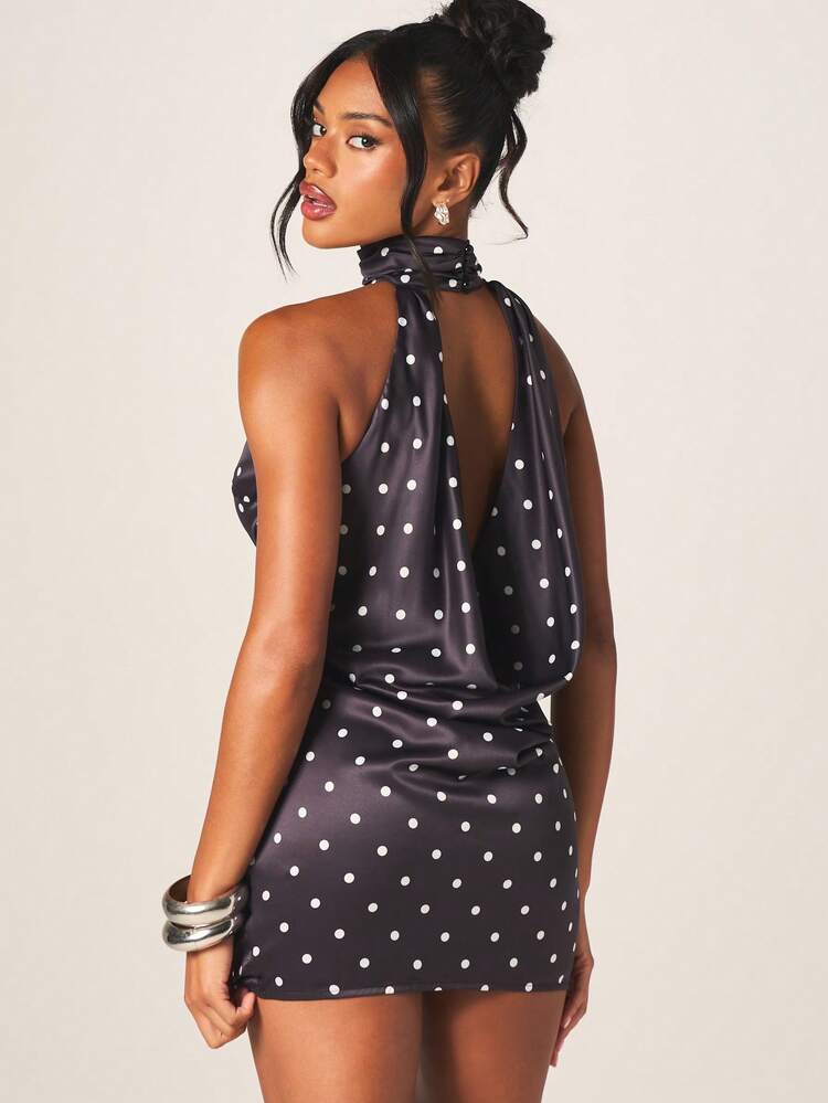 MISSGUIDED Vestido mini de cuello halter de satén con lunares, con detalle de lazo y ajuste ceñido al Body para fiesta y noche