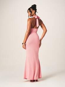 MISSGUIDED Halter Neck Keyhole Cutout Pink Gingham Bodycon Maxi Dress With High Neck Detail And Bow Tie Back For Cocktail Evening Party Occasions - Red and White - View 3